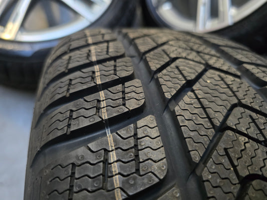 NIEUW BMW 1 serie F40 2 serie 17 inch Winterbanden 550M velgen