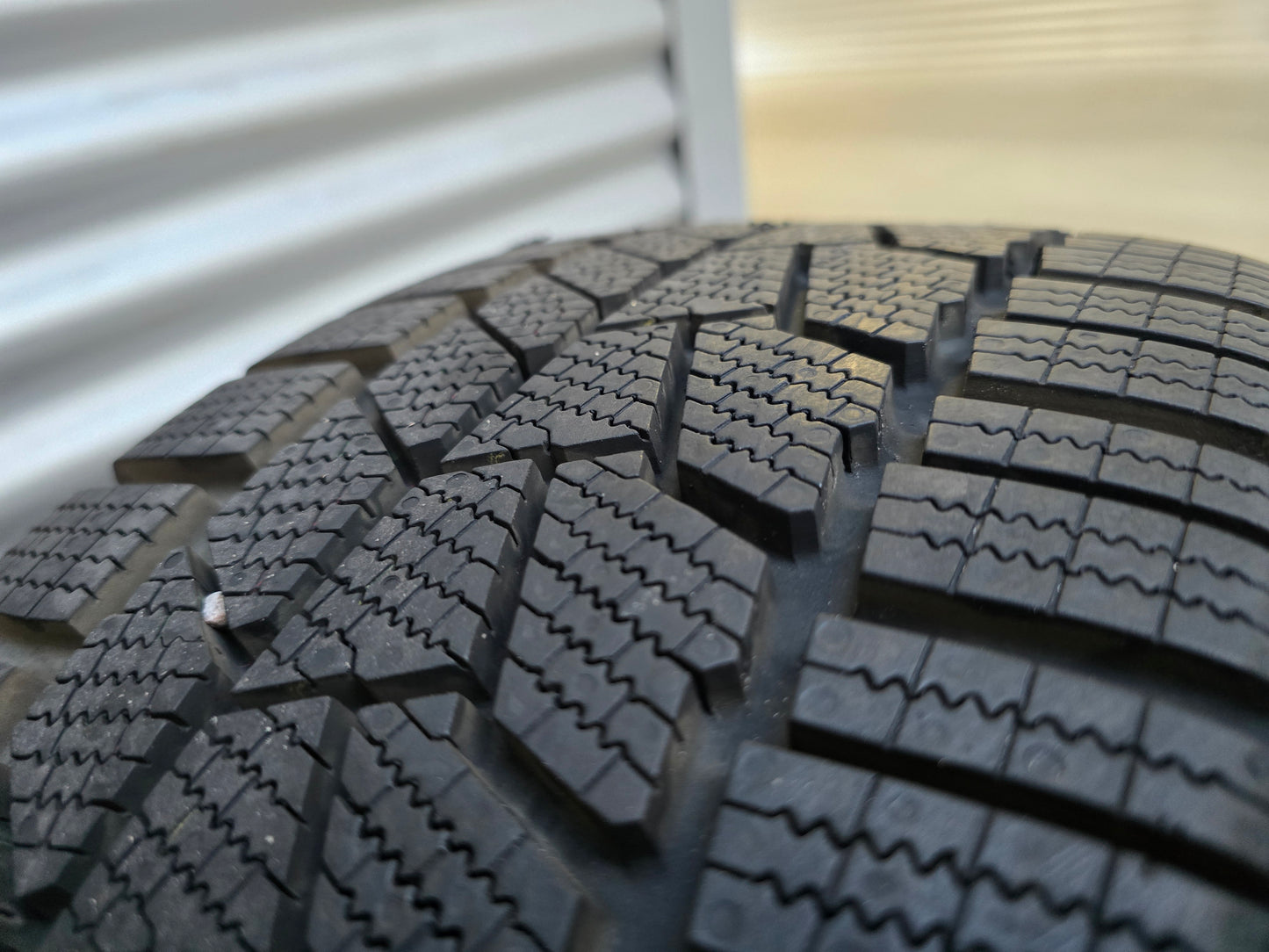 Demo BMW 1 serie F40 F70 2 serie 18 inch 554M velgen winterbanden 8mm