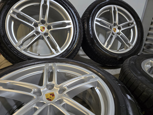 Porsche Macan (2014-) 19 inch winterbanden (N0) breedset OEM