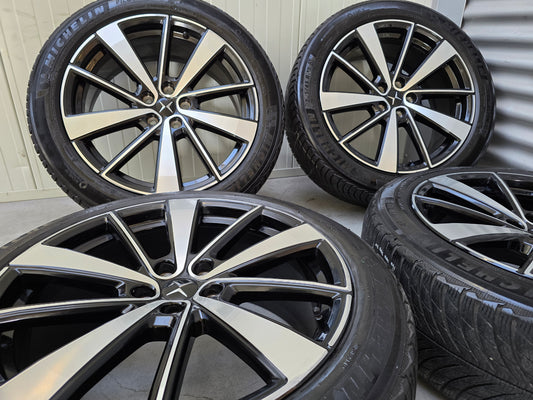 Polestar 19 inch sport velgen 5x108 winterbanden Volvo Lynk & Co