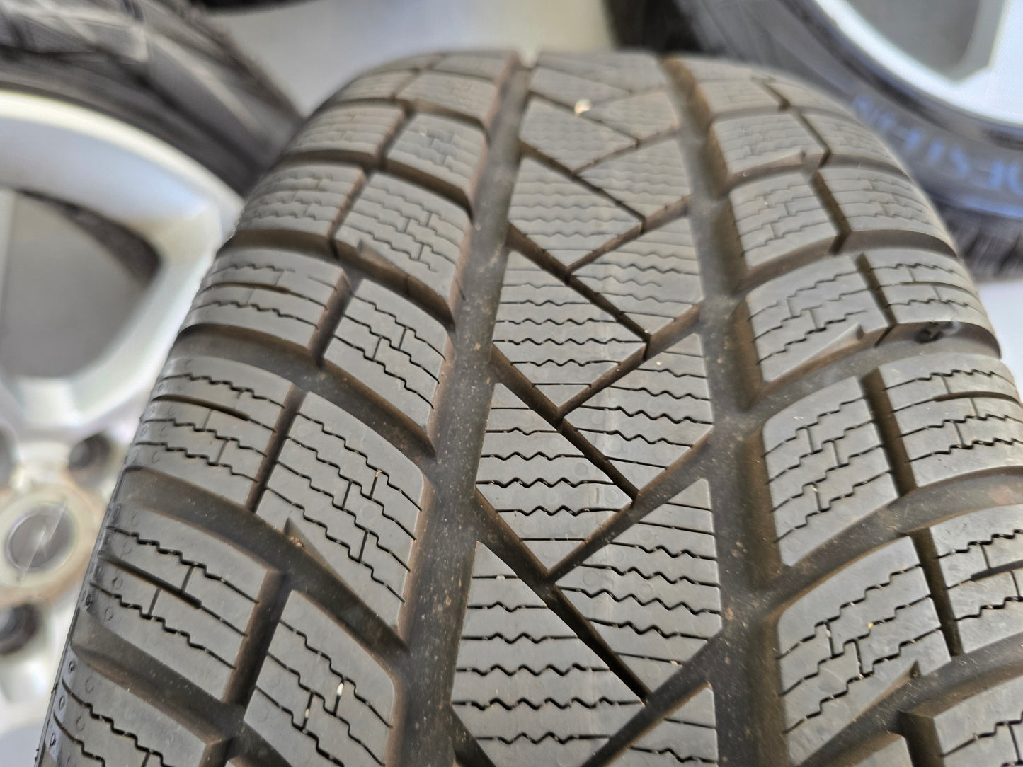 Opel Antara Chevrolet Captiva 18 inch velgen winterbanden 5x115
