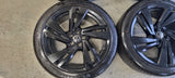 Originele zeer unieke 20 inch VW velgen black + zgan Michelin Pilot Sport 4 Zomerbanden Tiguan 5x112 255/40 20