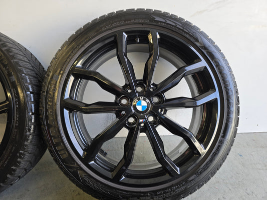 Originele BMW 18 inch velgen zwart Winterbanden 1 serie F40 711M 5x112