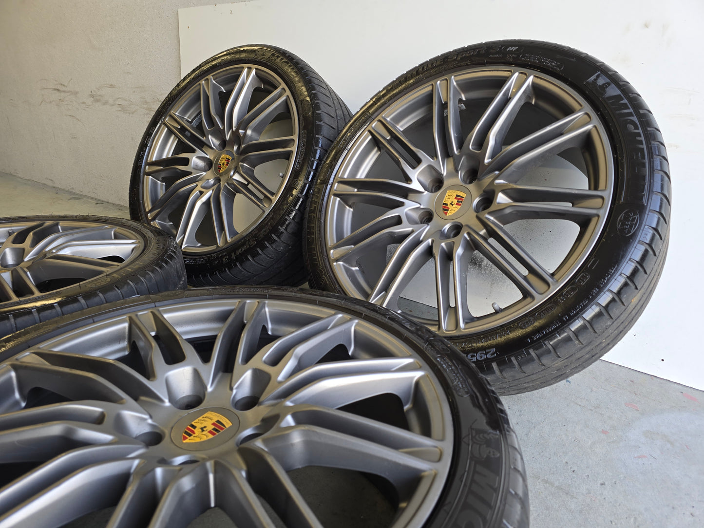 Originele Porsche Sport Edition GTS Cayenne 21 inch velgen + Michelin zomerbanden 295/35 R21 5x130 Panamera