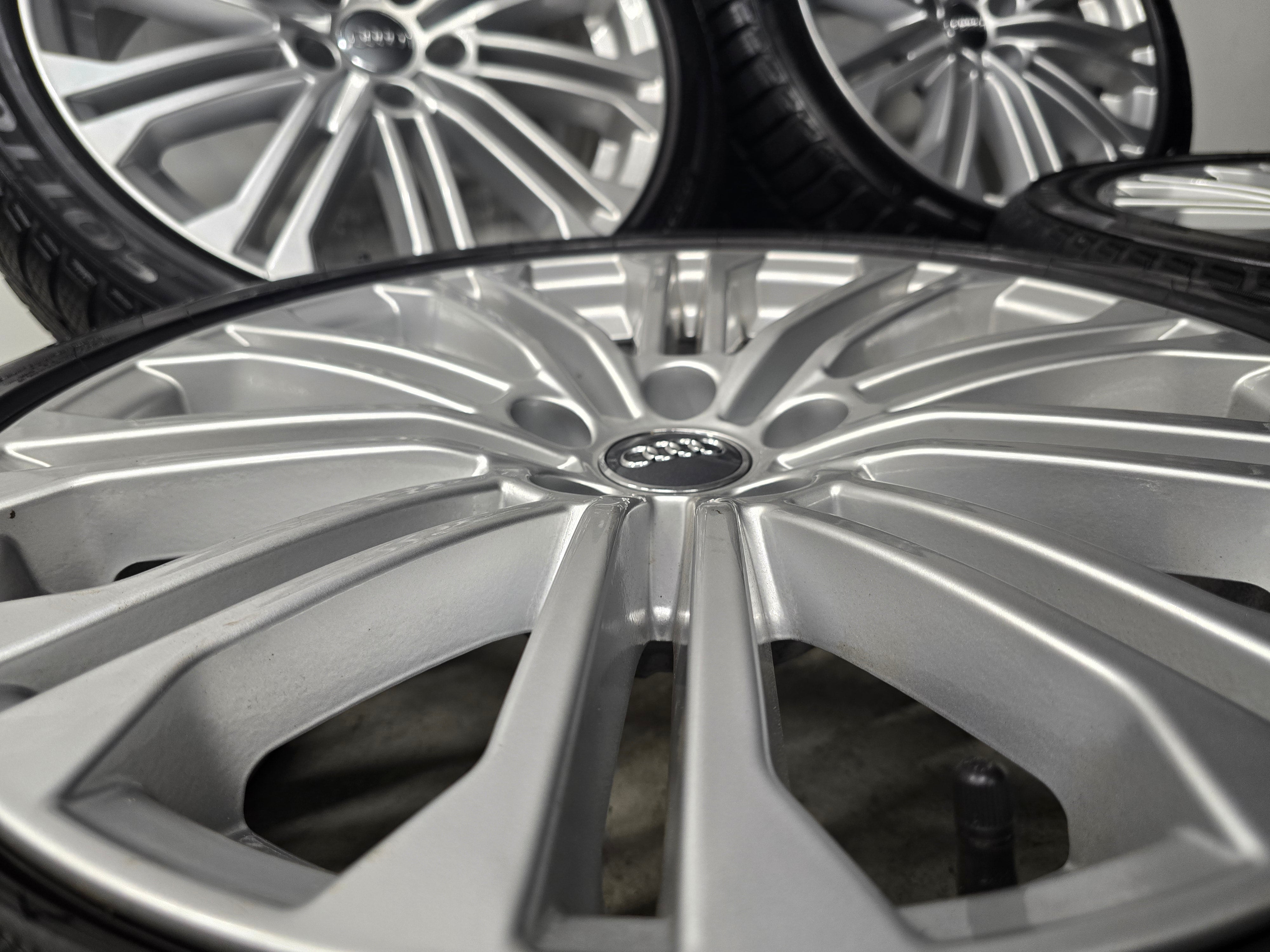 MV7-Wheels M08 8x18 5x112 top ET45 Audi S4 B8, B81