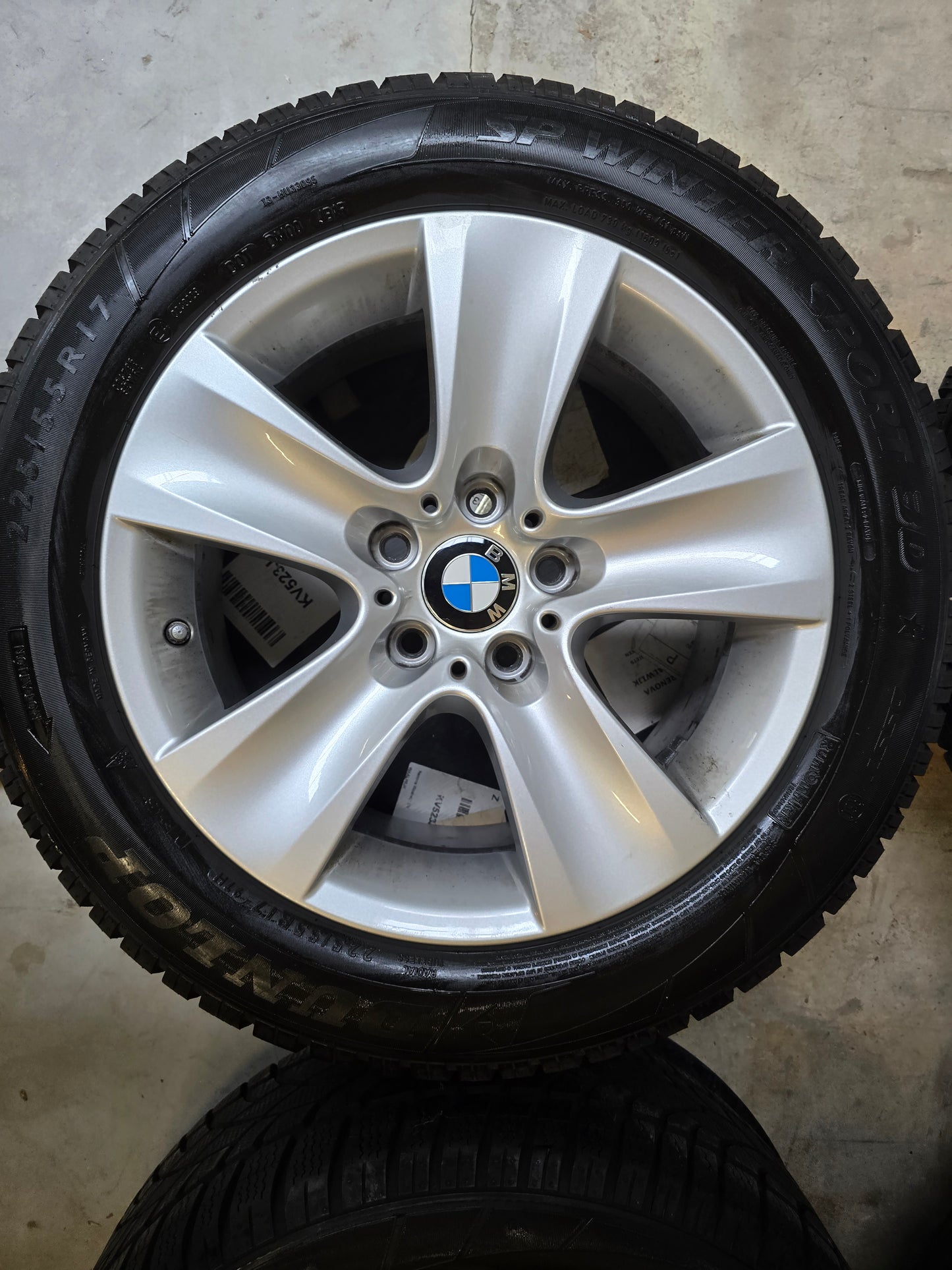 Origineel BMW 17" velgen + ZGAN Winterbanden 7.5mm 5x120 F10 F11 e60 e61 225 55 17