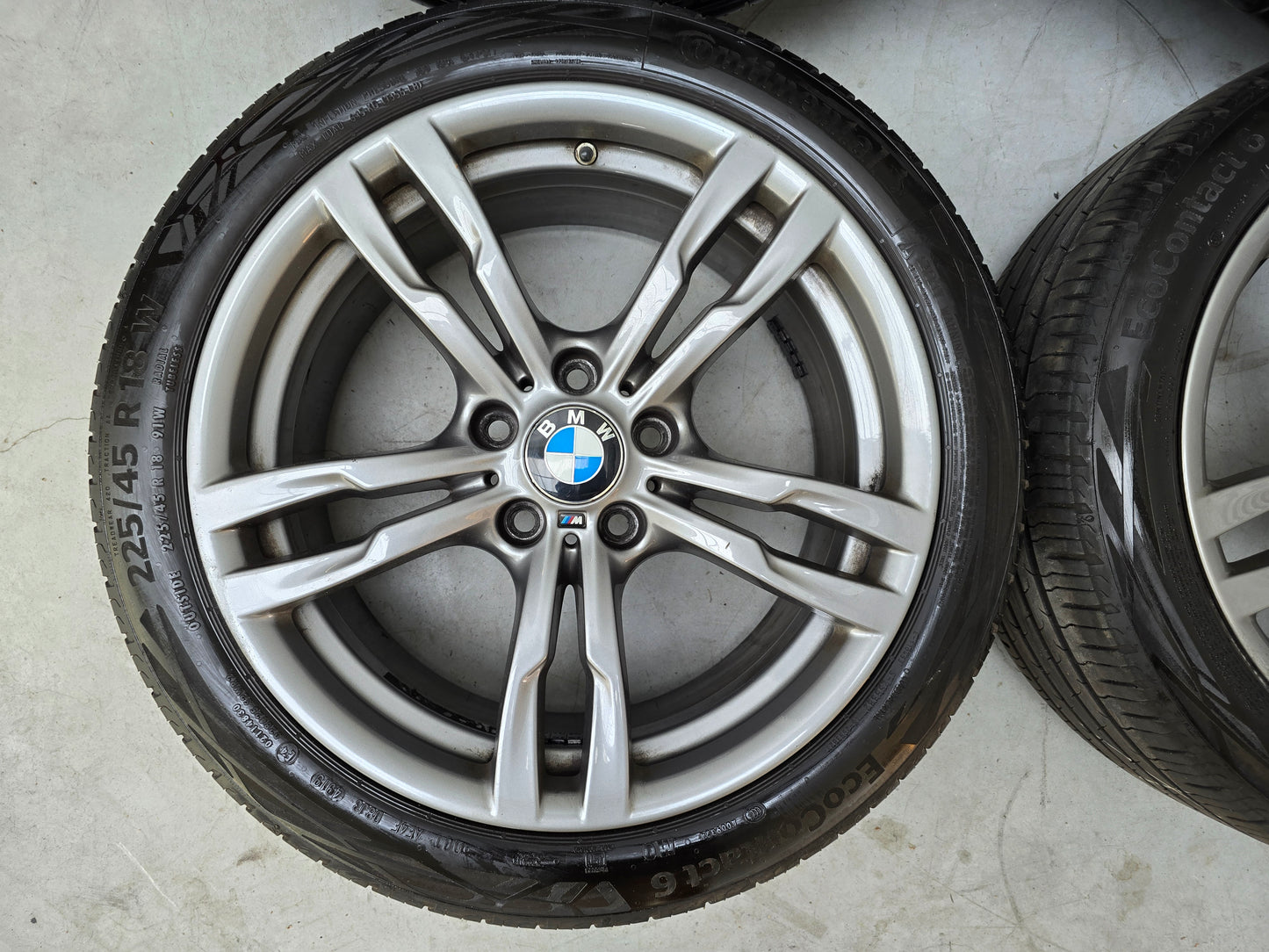 Originele 18 inch BMW Breedset velgen + Bridgestone Zomerbanden 3 serie F30 F31 4 serie F32 5x120 225 45 18 255 40 18