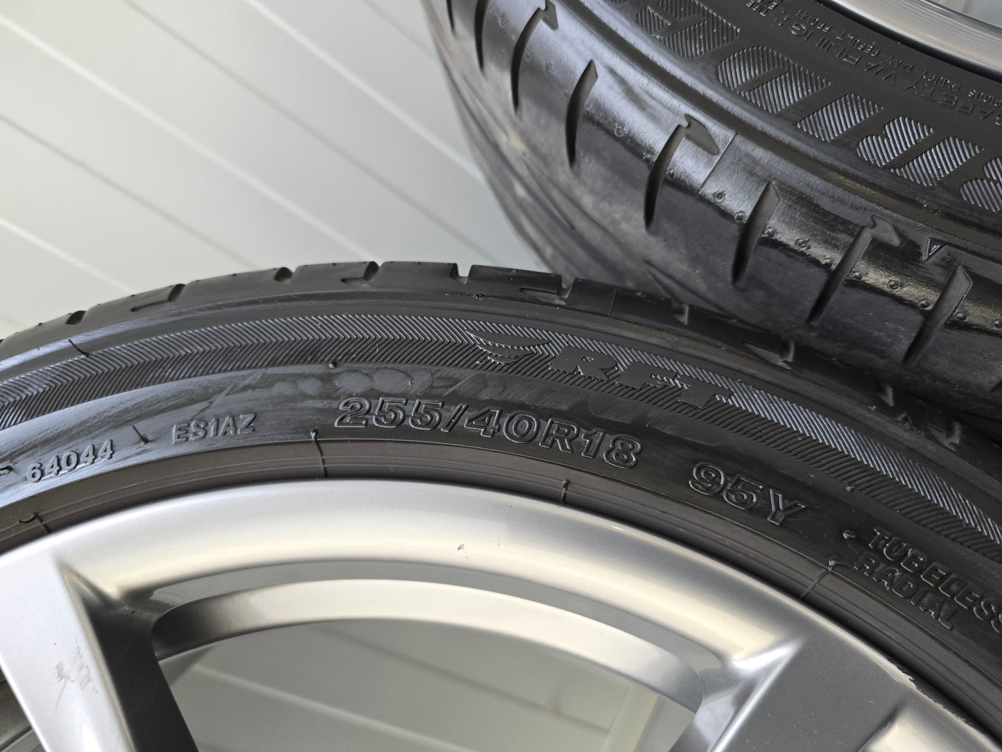 Originele 18 inch BMW Breedset velgen + Bridgestone Zomerbanden 3 serie F30 F31 4 serie F32 5x120 225 45 18 255 40 18