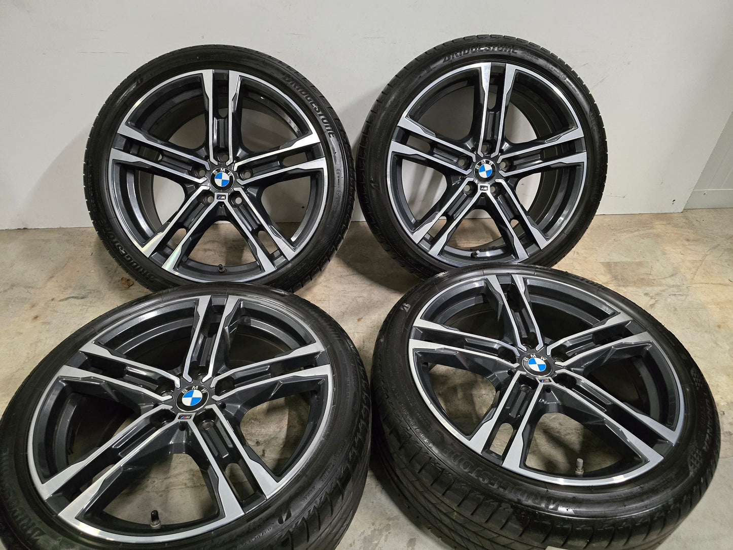 Originele BMW 18 inch velgen 556M+ Zomerbanden 6mm 1 serie F40  225 40 18 5x112