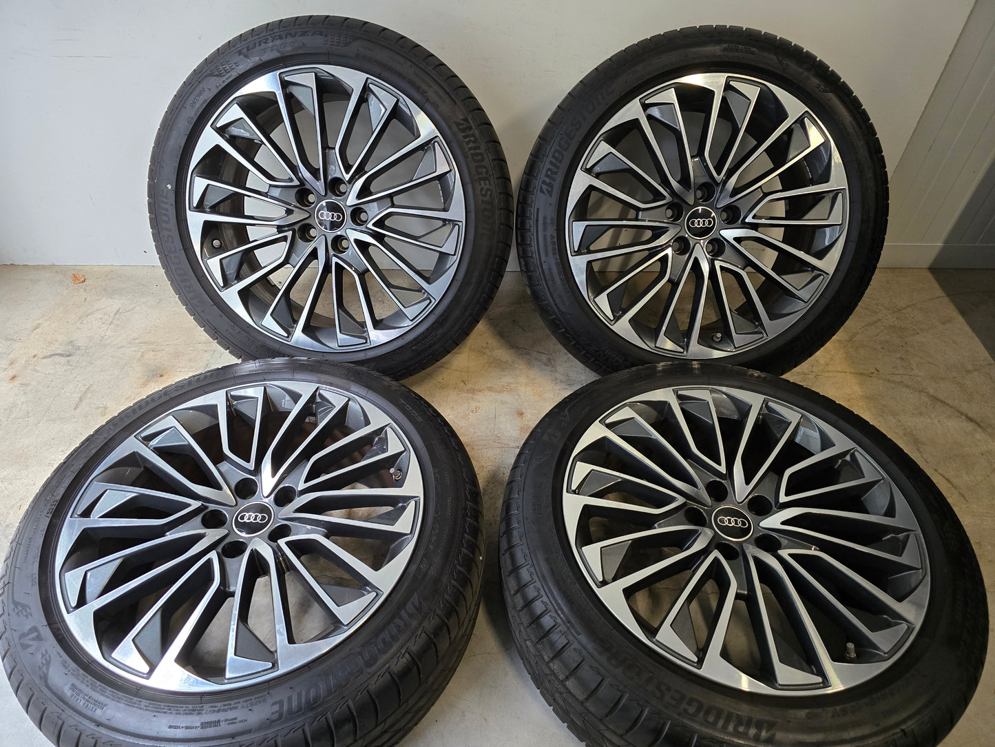 NIEUW Originele Audi A6 C7, C8 Q3 Tiguan 19 inch velgen zomerband 245 45 19