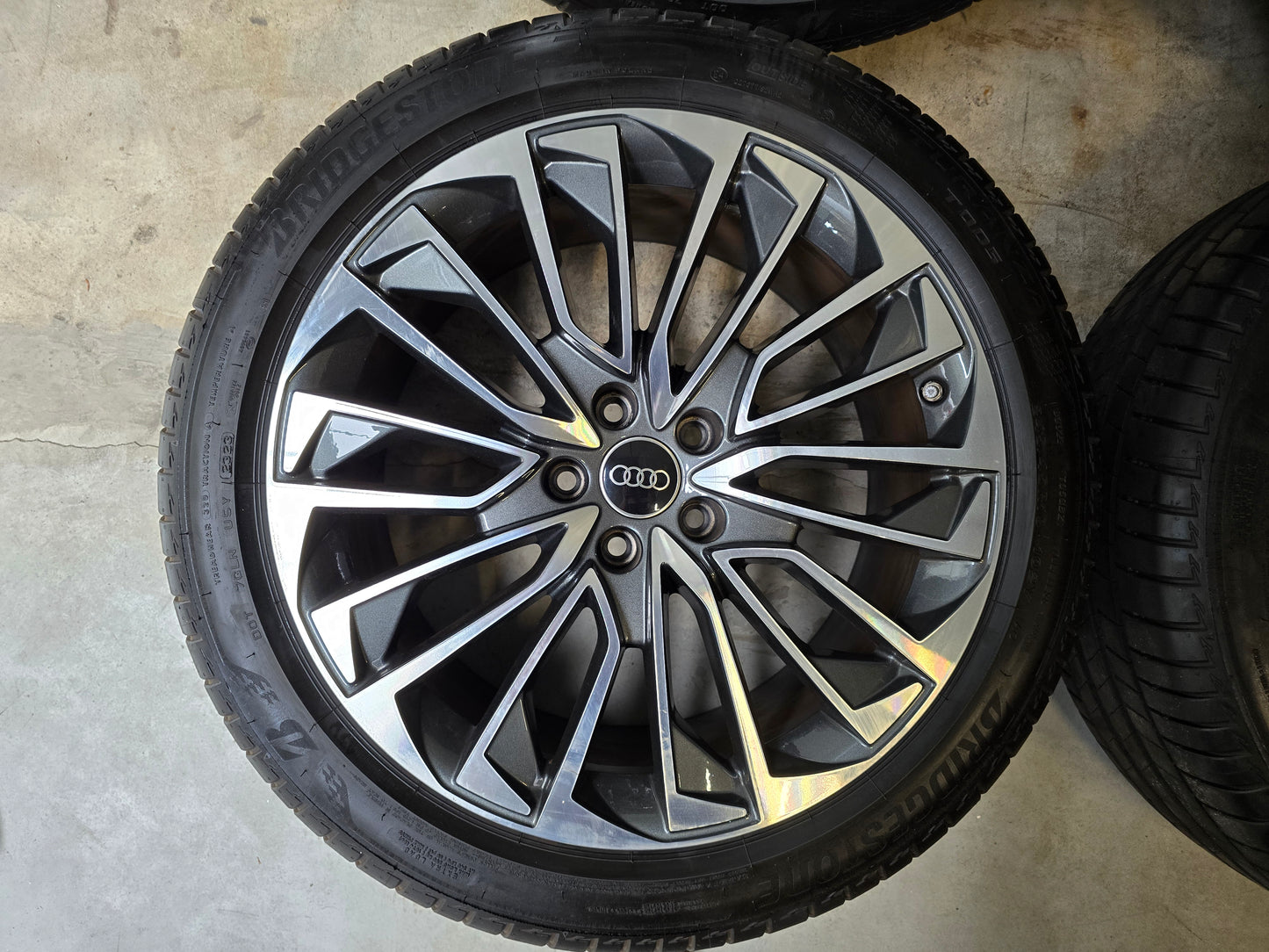 NIEUW Originele Audi A6 C7, C8 Q3 Tiguan 19 inch velgen zomerband 245 45 19