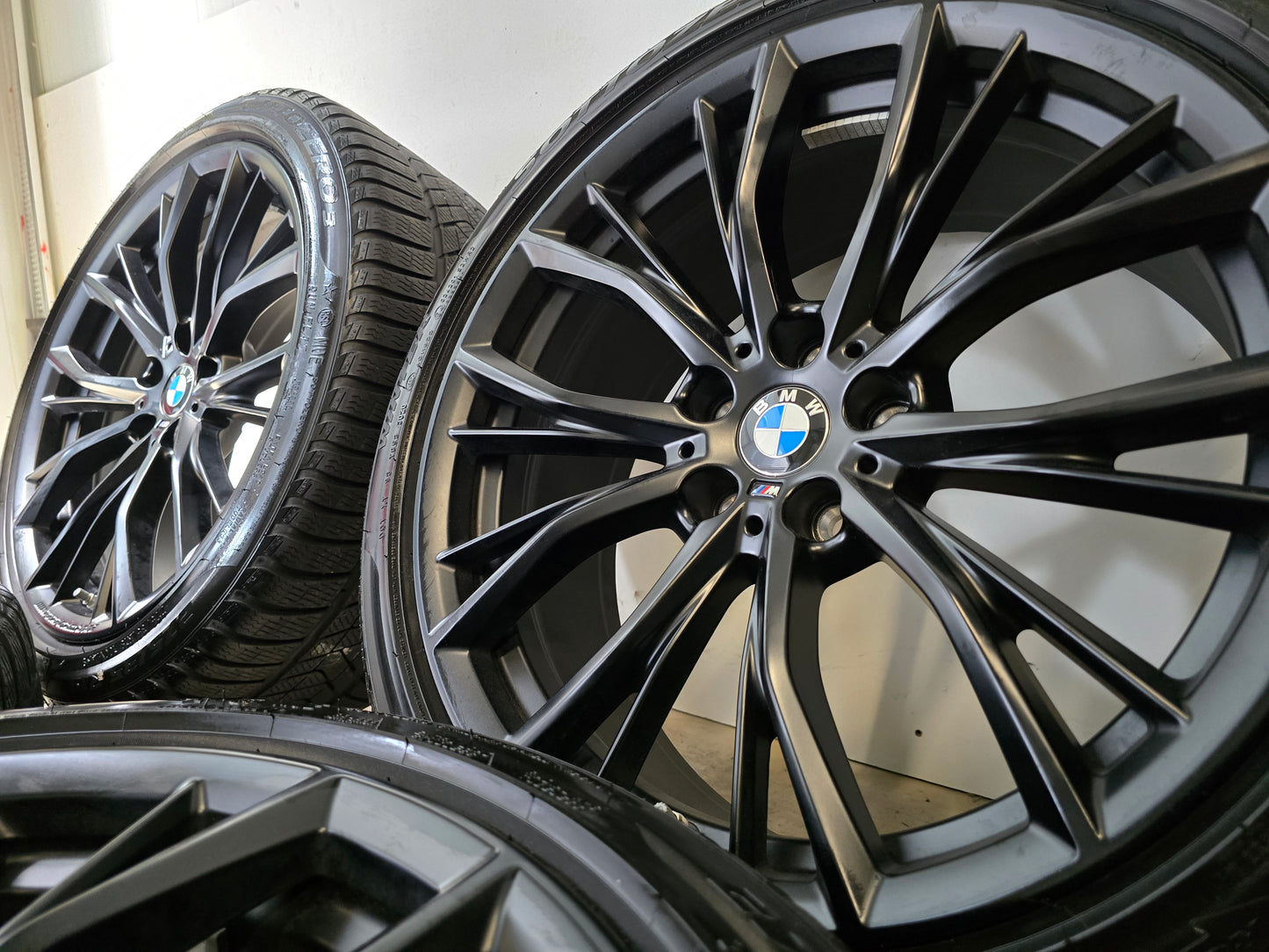 BMW M-Performance 5 series G30 G31 M786 19 inch Breedset Winter tires 245/40R19 275/35R19