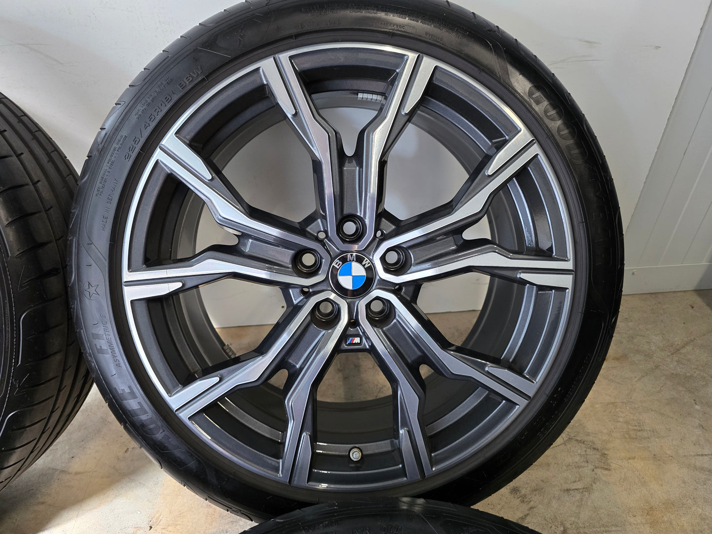 Origineel BMW M 19 inch velgen X1 X2 2ser i3 U10 U11 zomerbanden 5x112