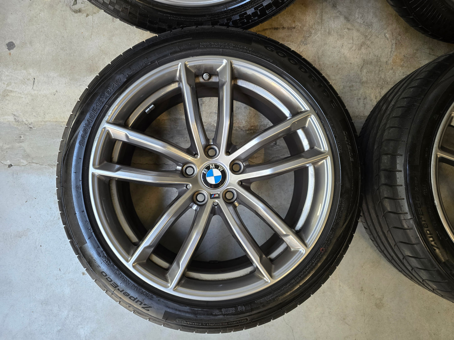 BMW 18 inch breedset M Line 5 serie G30 G31 7 serie G11 G12 i4 zomerbanden