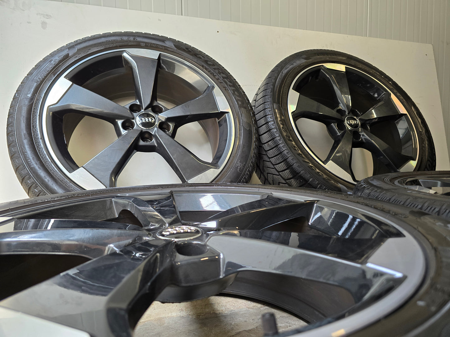 Originele 'Audi Sport' 20 inch rotor velgen UNIEK Winterbanden Q4 Q5 5x112