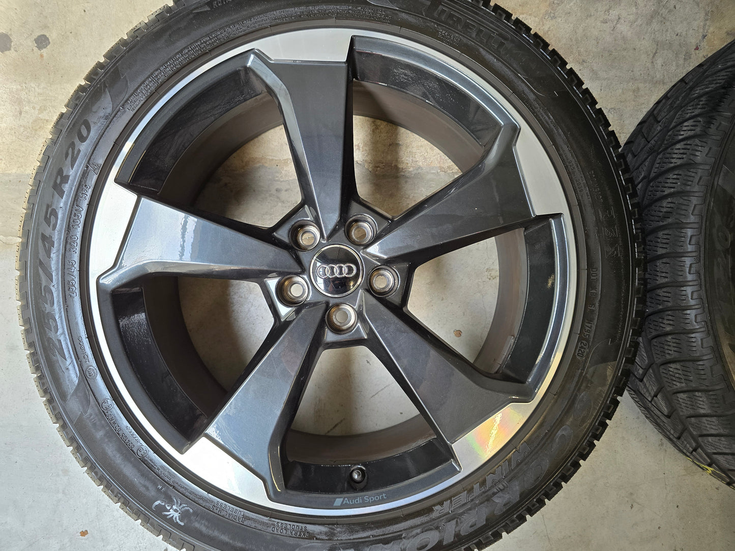 Originele 'Audi Sport' 20 inch rotor velgen UNIEK Winterbanden Q4 Q5 5x112