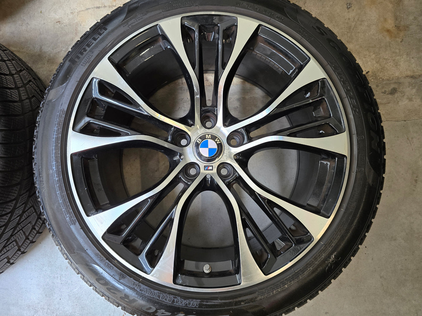 BMW 599M X5 X6 F15 20" M velgen + Winterbanden 7mm 5x120