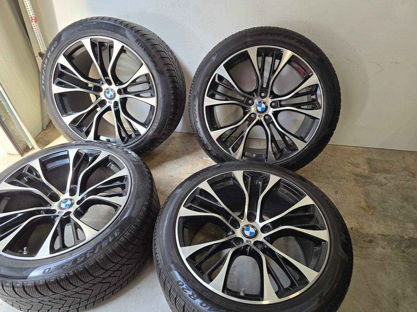 BMW 599M X5 X6 F15 20" M velgen + Winterbanden 7mm 5x120