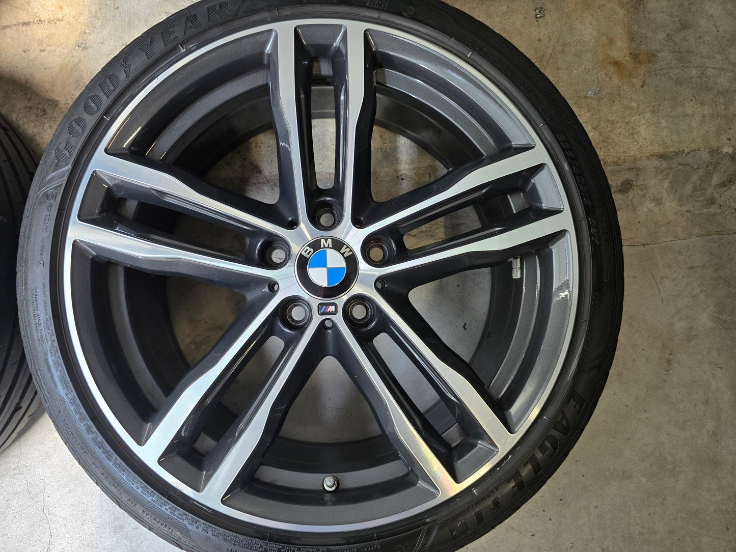 Originele 19 inch M Line  BMW F30 F31 F32 704-M Breedset Zomerbanden 5x120