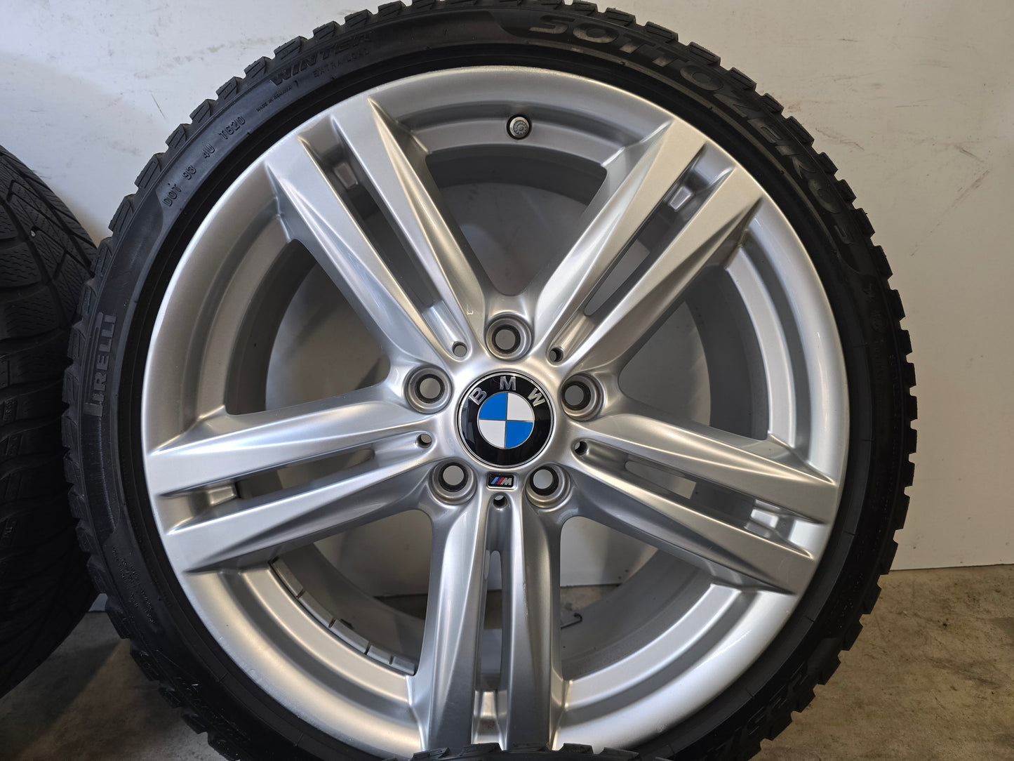 BMW 1 serie f20 f21 18 inch velgen 386M winterbanden 6.5mm breedset