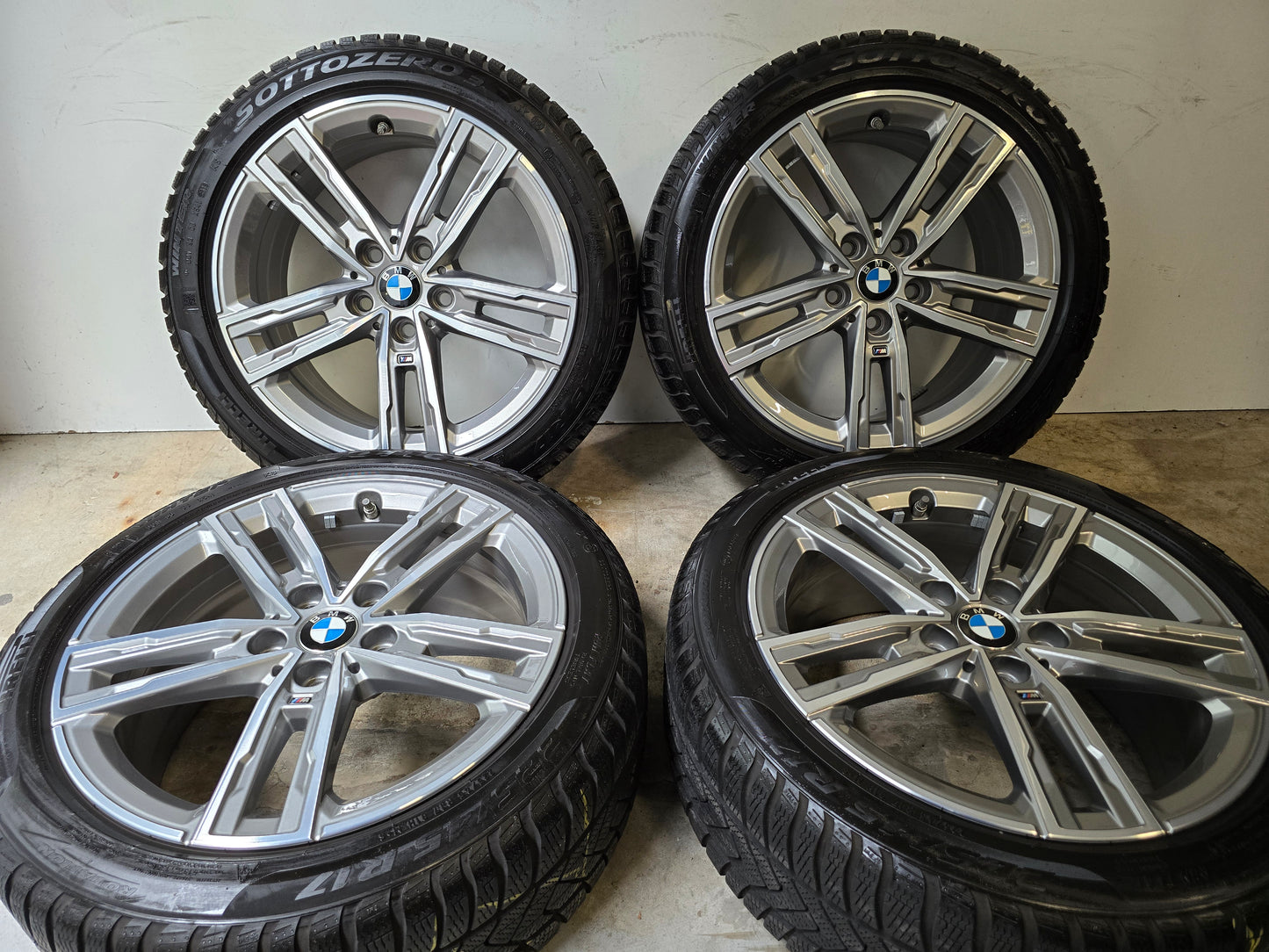 DEMO Originele BMW 1 serie F40 2 serie  550M 17" velgen Winterbanden 6.5mm