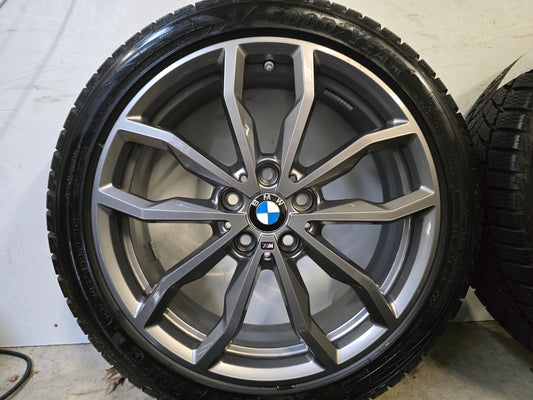 Originele BMW 18 inch velgen Winterbanden 1 serie F40 711M 5x112