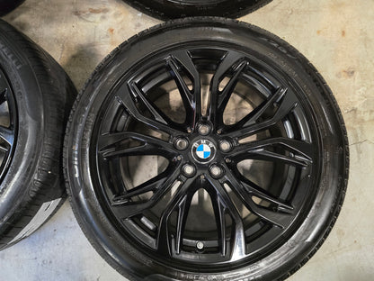 BMW X1 F48 X2 F39 18 inch velgen winterbanden 566 zwart