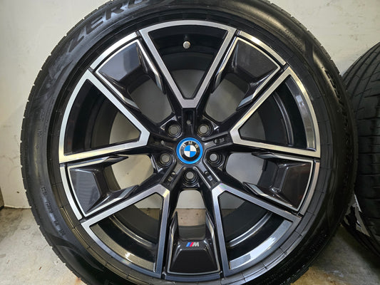 Demo BMW i4 G26 18 inch 858M Breedset zomerbanden 5x112