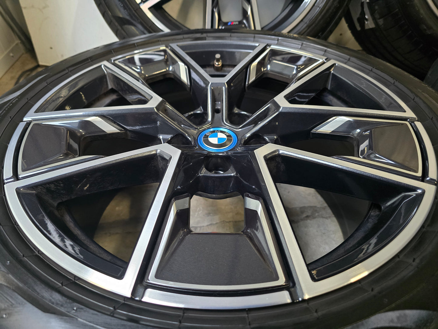 Demo BMW i4 G26 18 inch 858M Breedset zomerbanden 5x112