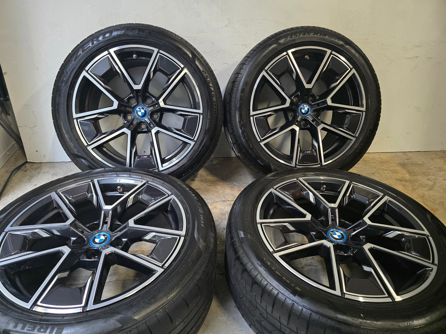 Demo BMW i4 G26 18 inch 858M Breedset zomerbanden 5x112