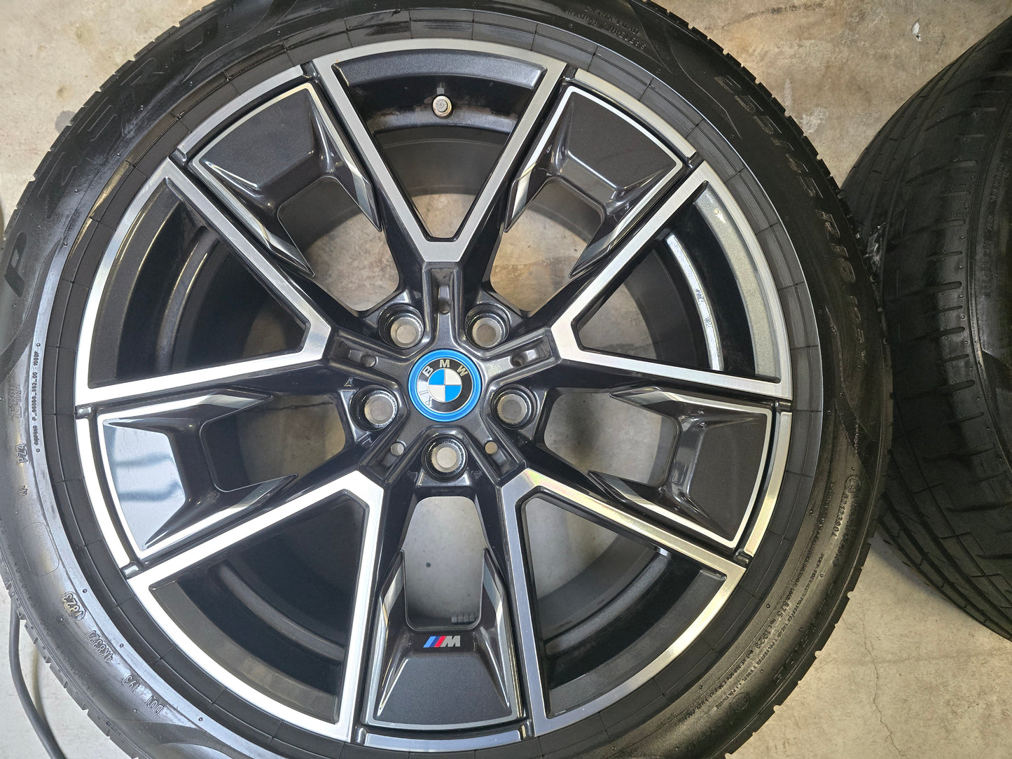 Demo BMW i4 G26 18 inch 858M Breedset zomerbanden 5x112