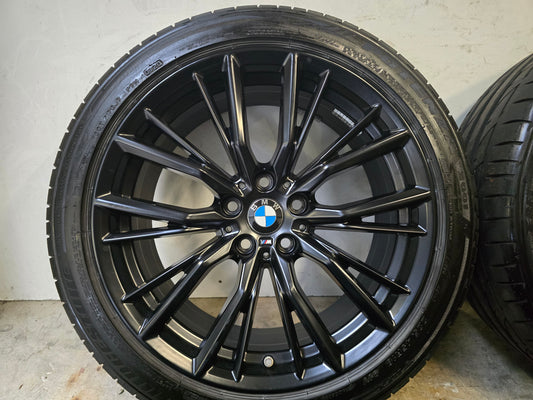 BMW 3 serie G20 G21 G22 G23 18 inch black velgen 796M zomerbanden