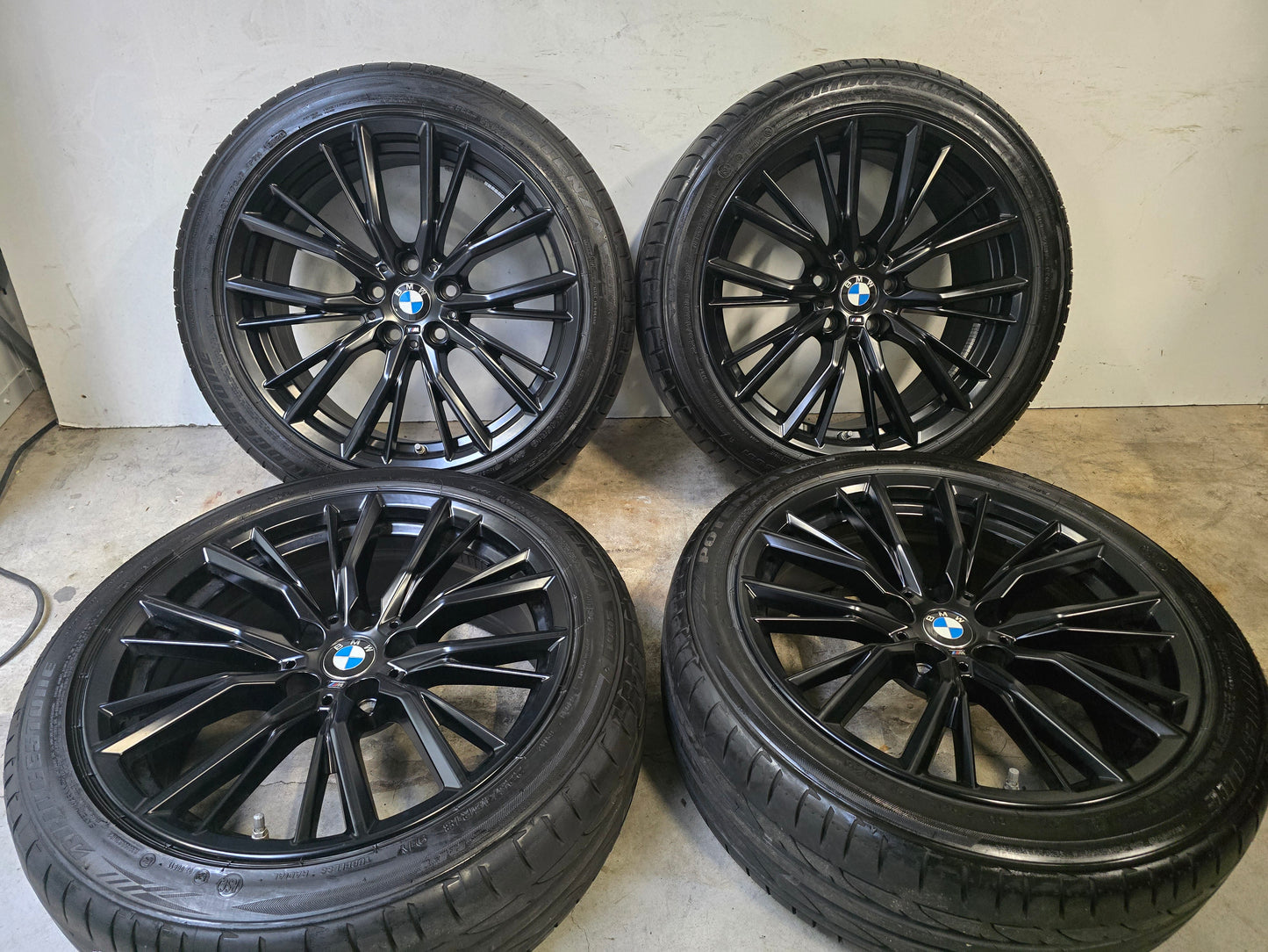 BMW 3 serie G20 G21 G22 G23 18 inch black velgen 796M zomerbanden