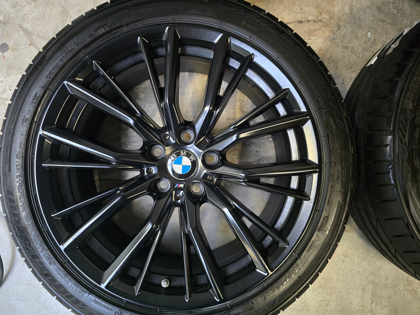 BMW 3 serie G20 G21 G22 G23 18 inch black velgen 796M zomerbanden