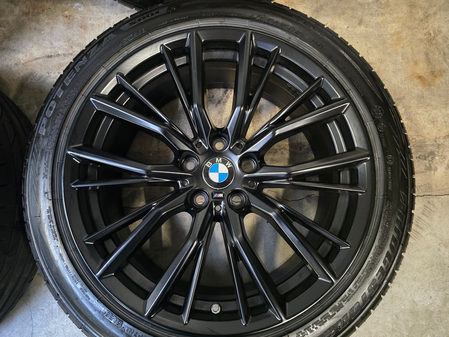 BMW 3 serie G20 G21 G22 G23 18 inch black velgen 796M zomerbanden