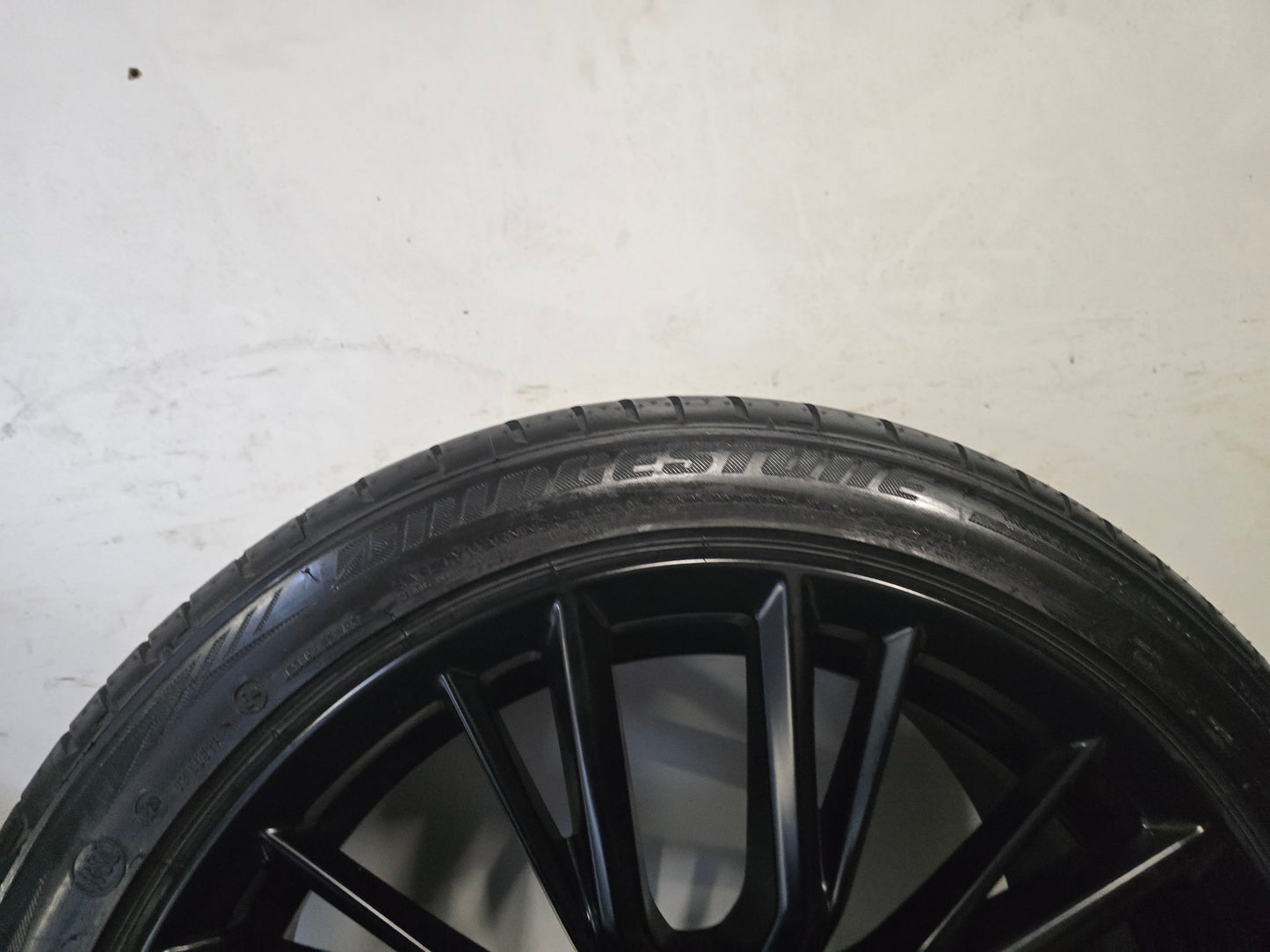 BMW 3 serie G20 G21 G22 G23 18 inch black velgen 796M zomerbanden