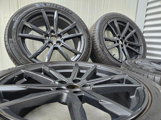 Audi Q4 RSQ4 20 inch breedset velgen zomerbanden zwart 5x112