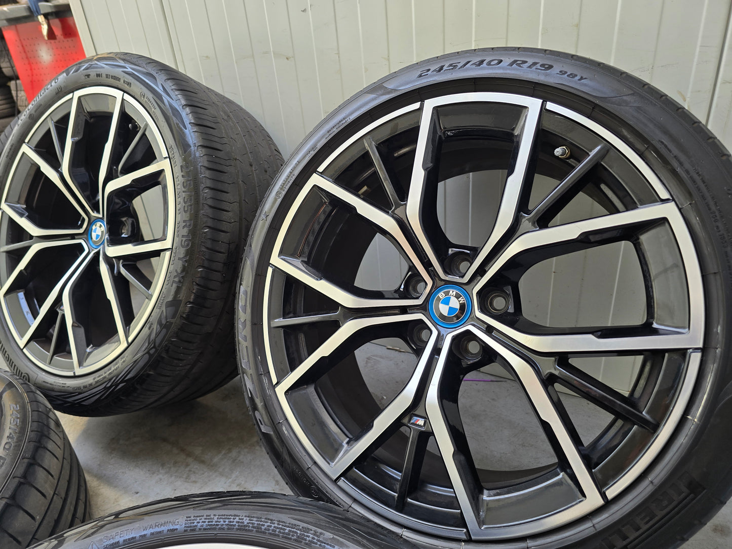 BMW 5 serie G30 G31 G60 G61 845M 19 inch breedset zomerbanden
