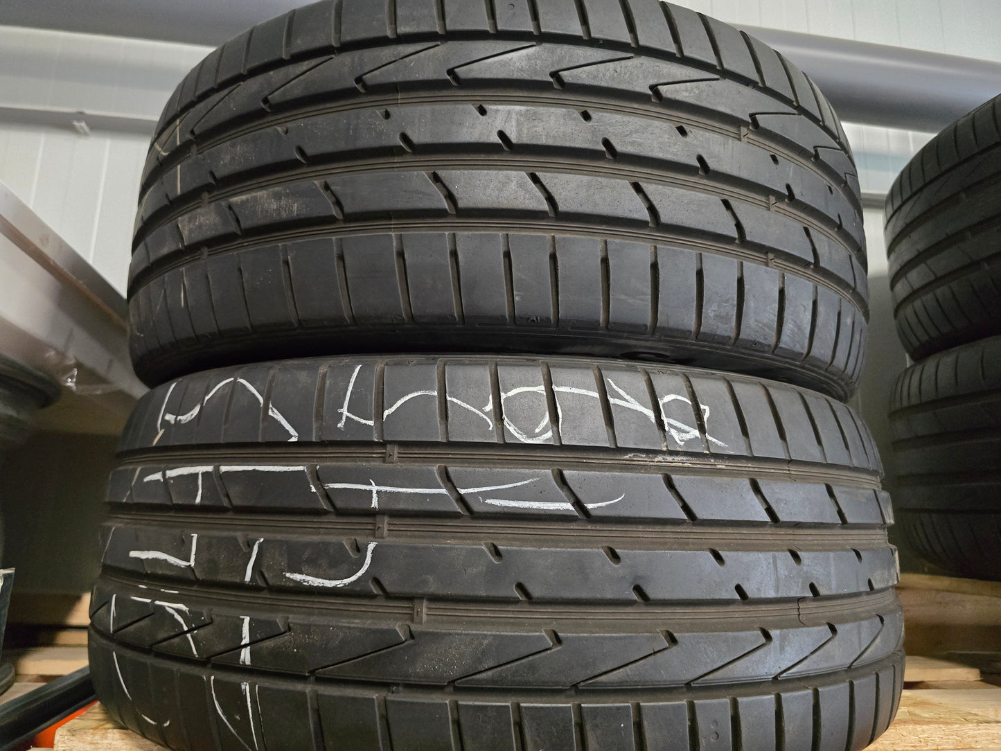 Breedset zomerbanden 245/45R19 & 275/40R19 Hankook