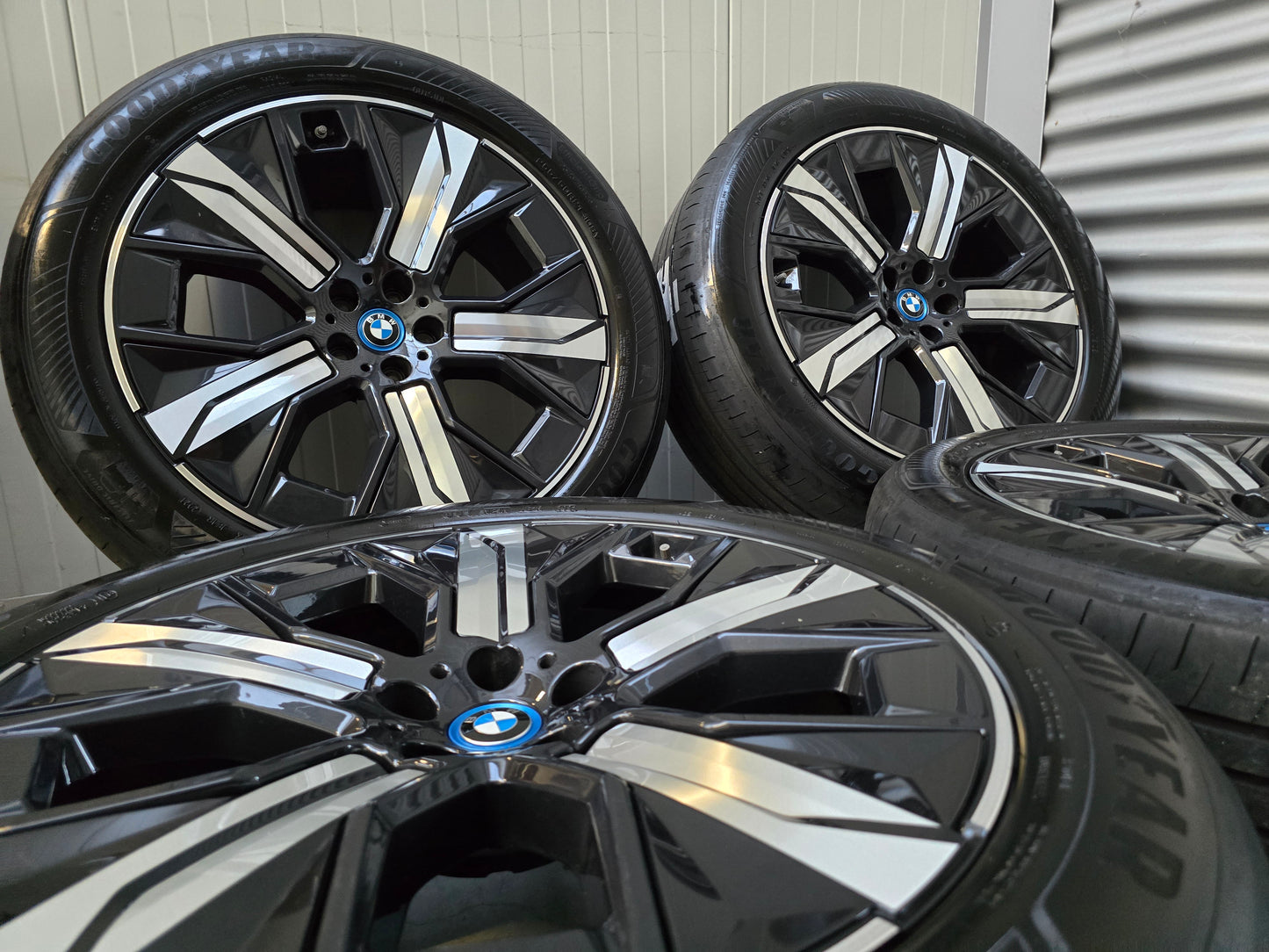 Demo BMW IX 21 inch velgen zomerbanden 1011 velgen