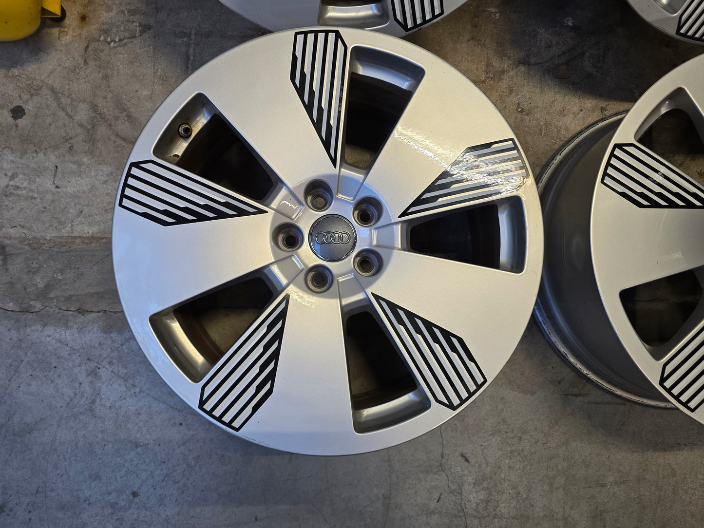 Demo Audi Q3 A5 A6 E-Tron 19 inch velgen Audi Sport