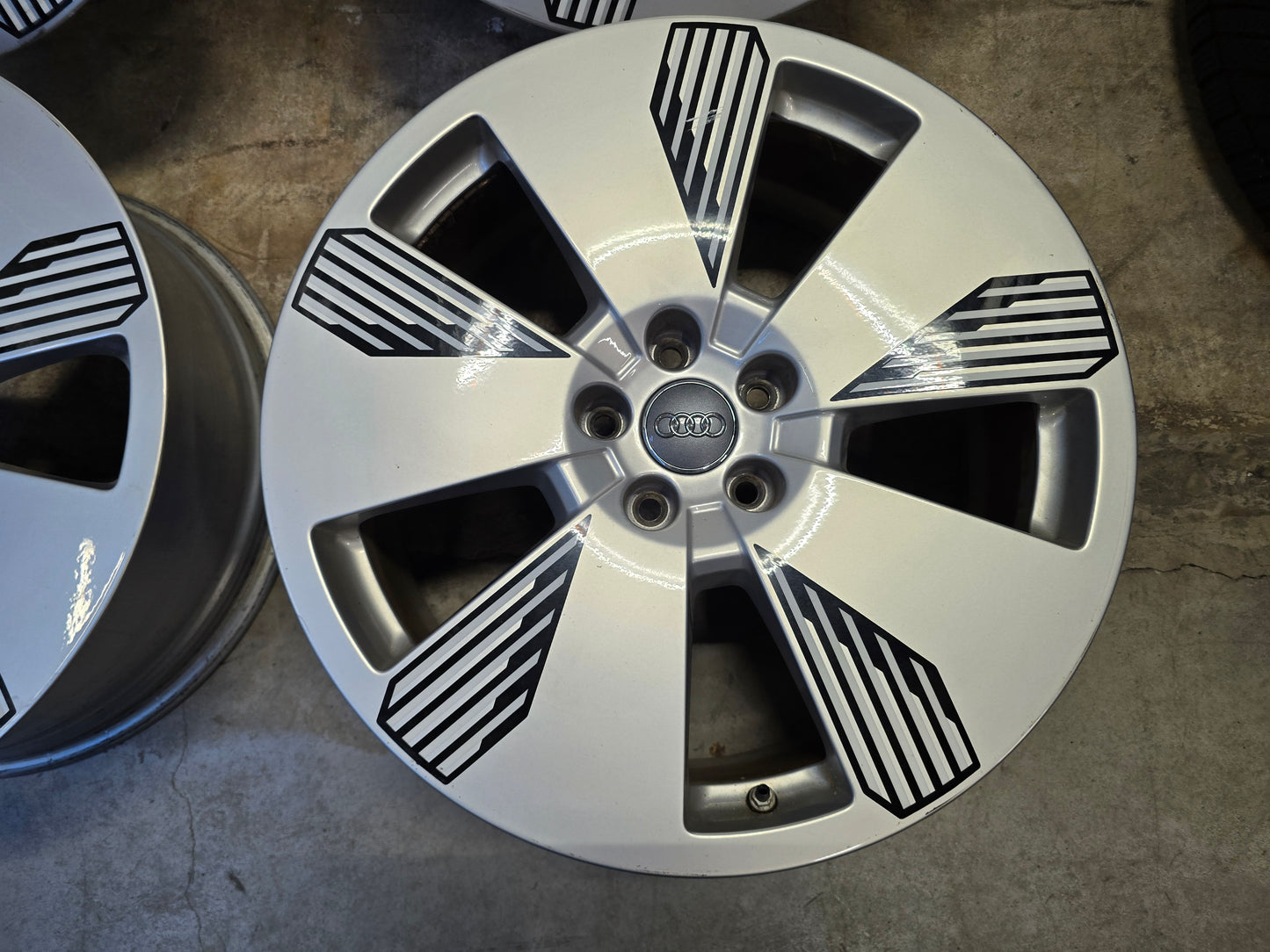 Demo Audi Q3 A5 A6 E-Tron 19 inch velgen Audi Sport