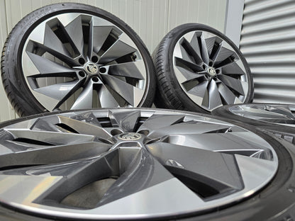 Skoda Enyac Betria Supernova 21 inch velgen zomerbanden breedset