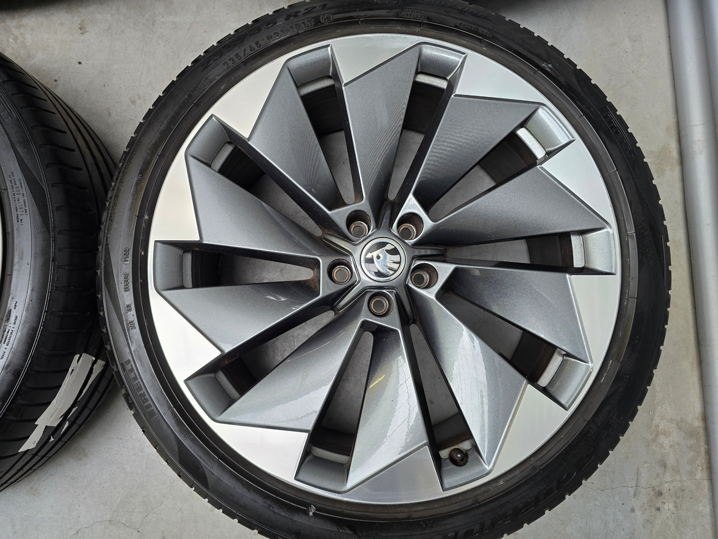 Skoda Enyac Betria Supernova 21 inch velgen zomerbanden breedset