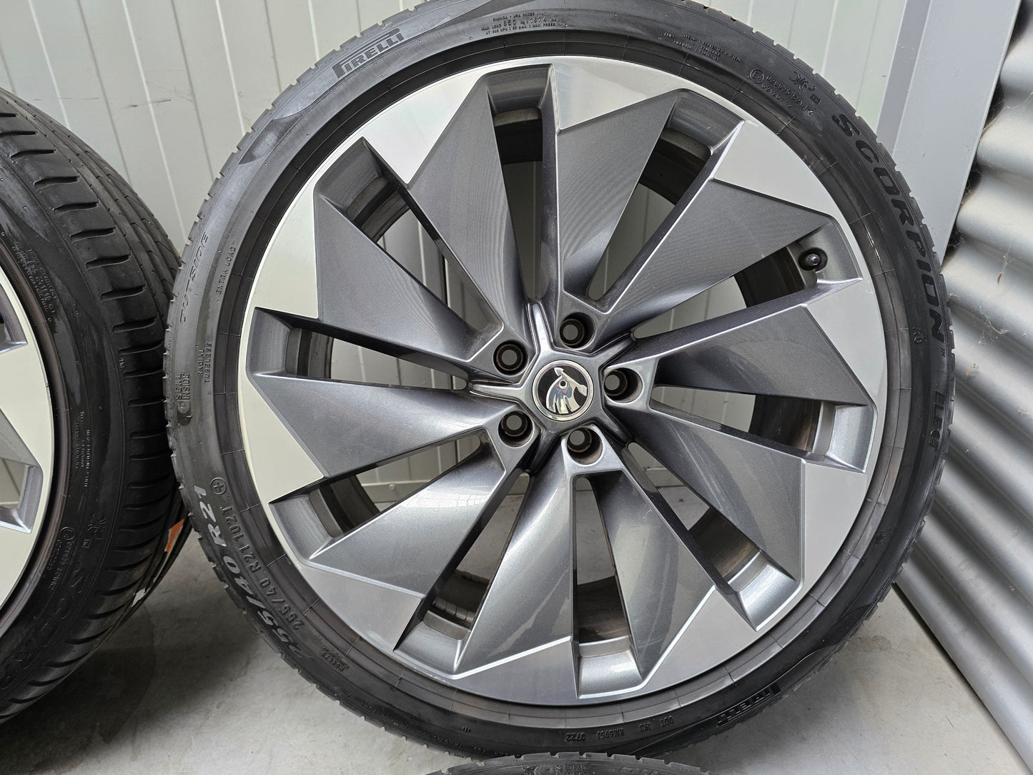 Skoda Enyac Betria Supernova 21 inch velgen zomerbanden breedset