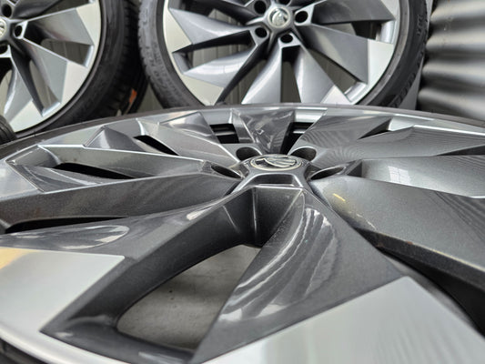 Skoda Enyac Betria Supernova 21 inch velgen zomerbanden breedset