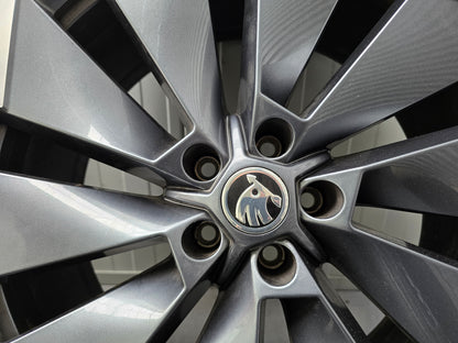 Skoda Enyac Betria Supernova 21 inch velgen zomerbanden breedset