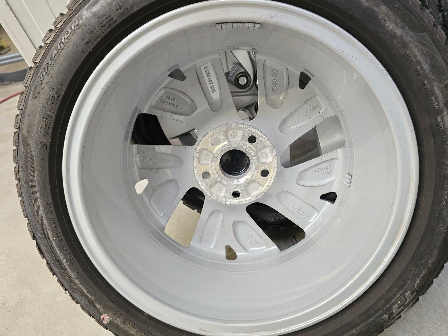 VW Caddy Golf Passat Jetta Audi A3 17 inch winterbanden 5x112 7mm