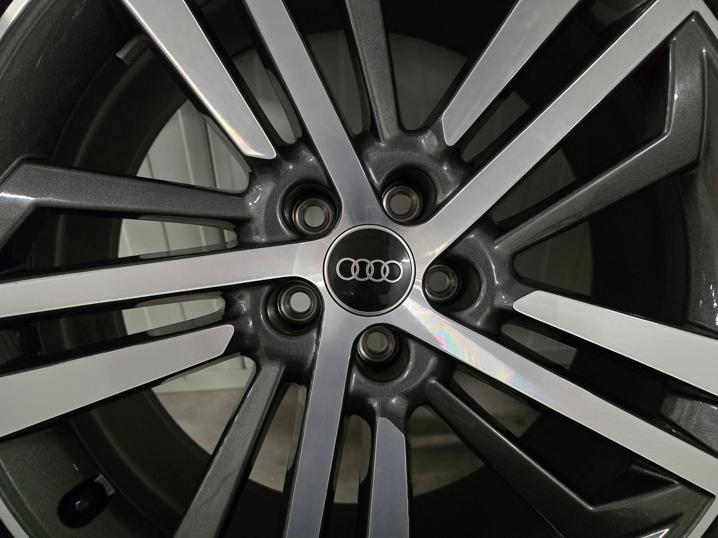 NIEUW Audi Q5 A6 e-tron  20 inch zomerbanden Sport velgen 5x112