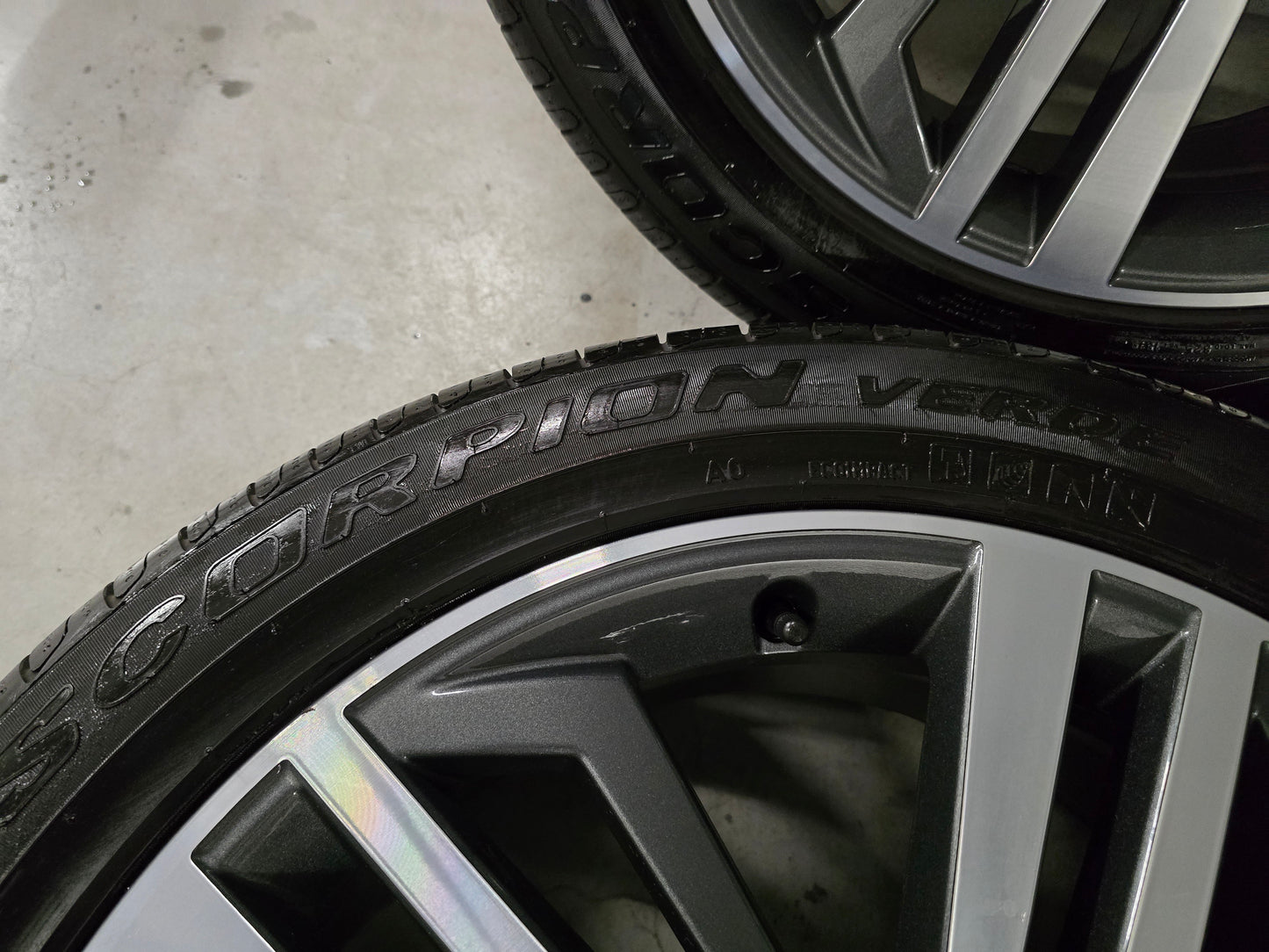 NIEUW Audi Q5 A6 e-tron  20 inch zomerbanden Sport velgen 5x112